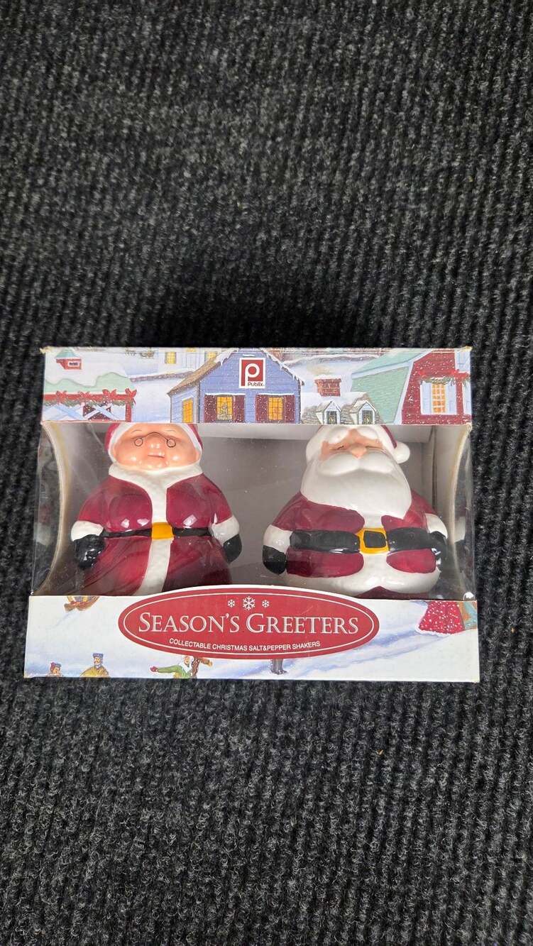 Publix Season's Greeters Collectable Christmas Salt And Pepper Shakers